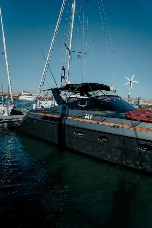 Bateau-hôtel Valeria, Uma Noite De Sonho