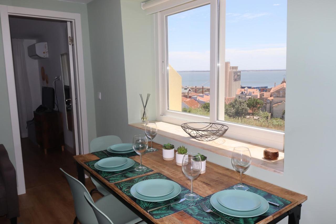 Lisbon, T2 Renewed Duplex With River View, Beato, *