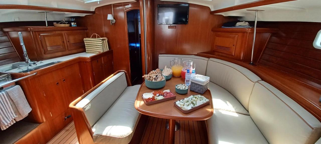 Bboats Botel