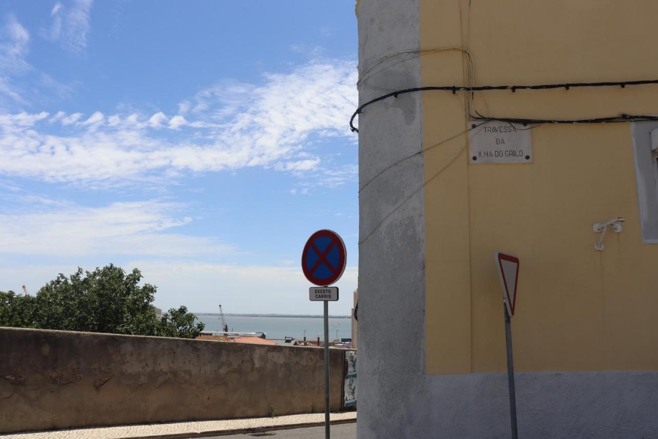 Appartement Lisbon, T2 Renewed Duplex With River View, Beato, *