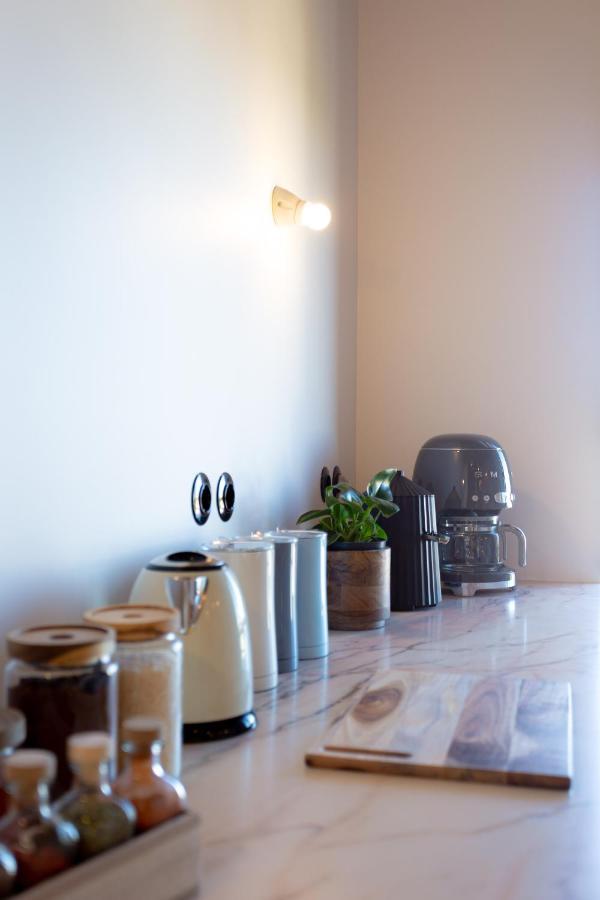Columbano - Boutique Ensuites, Cokitchen & Parking Maison d'hôtes