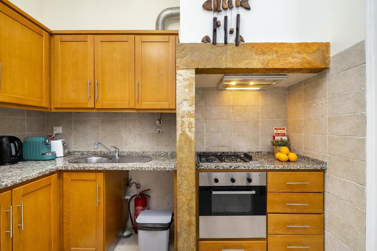 Whome Urban Comfort: 1-br Near Airport & Train Station Appartement Lisboa