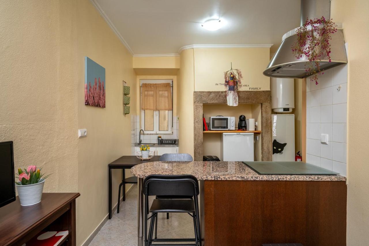 Cozy One Bedroom In Historic Location - Carmo Lisboa
