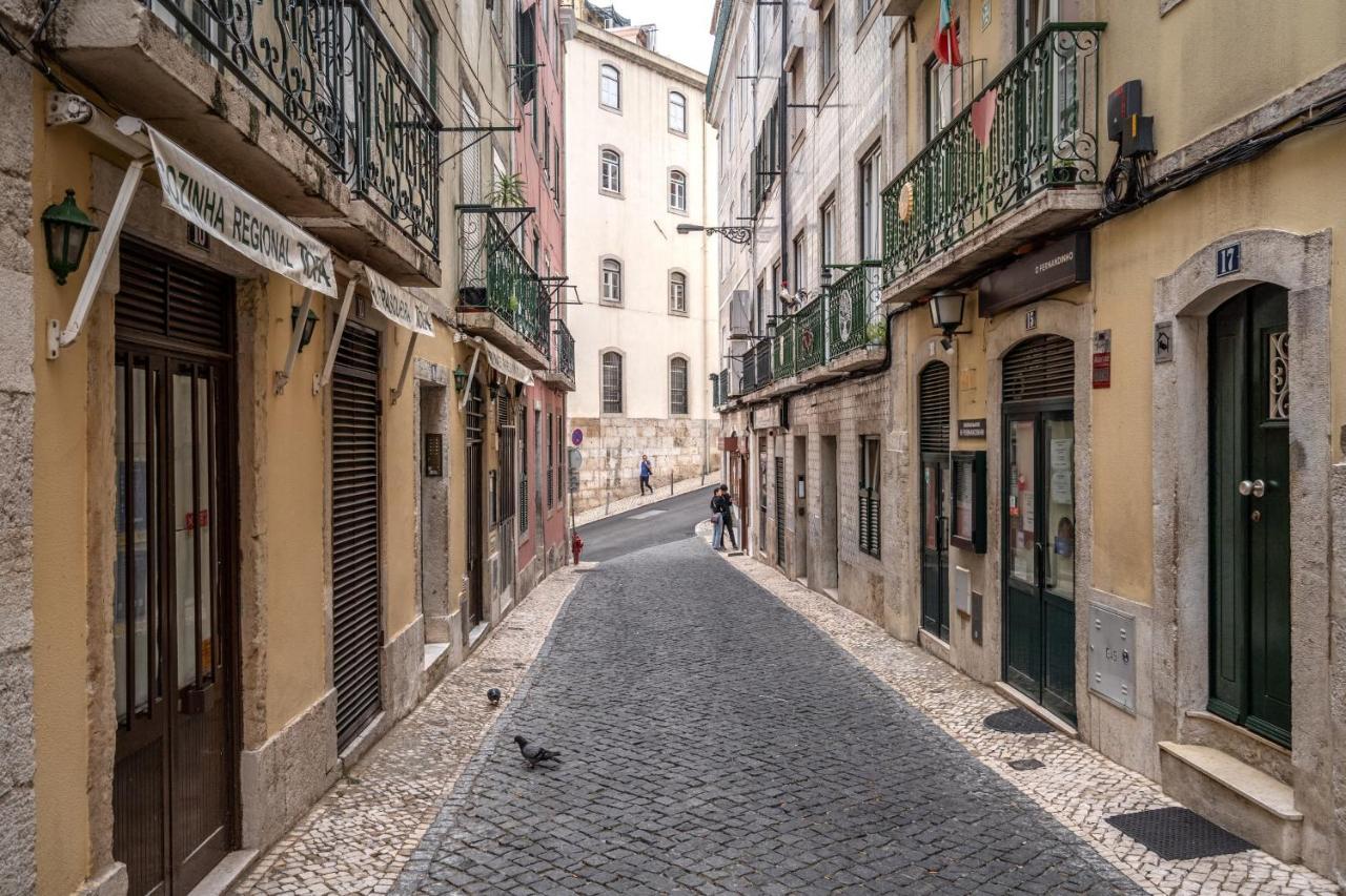 Cozy One Bedroom In Historic Location - Carmo Apartamento Lisboa