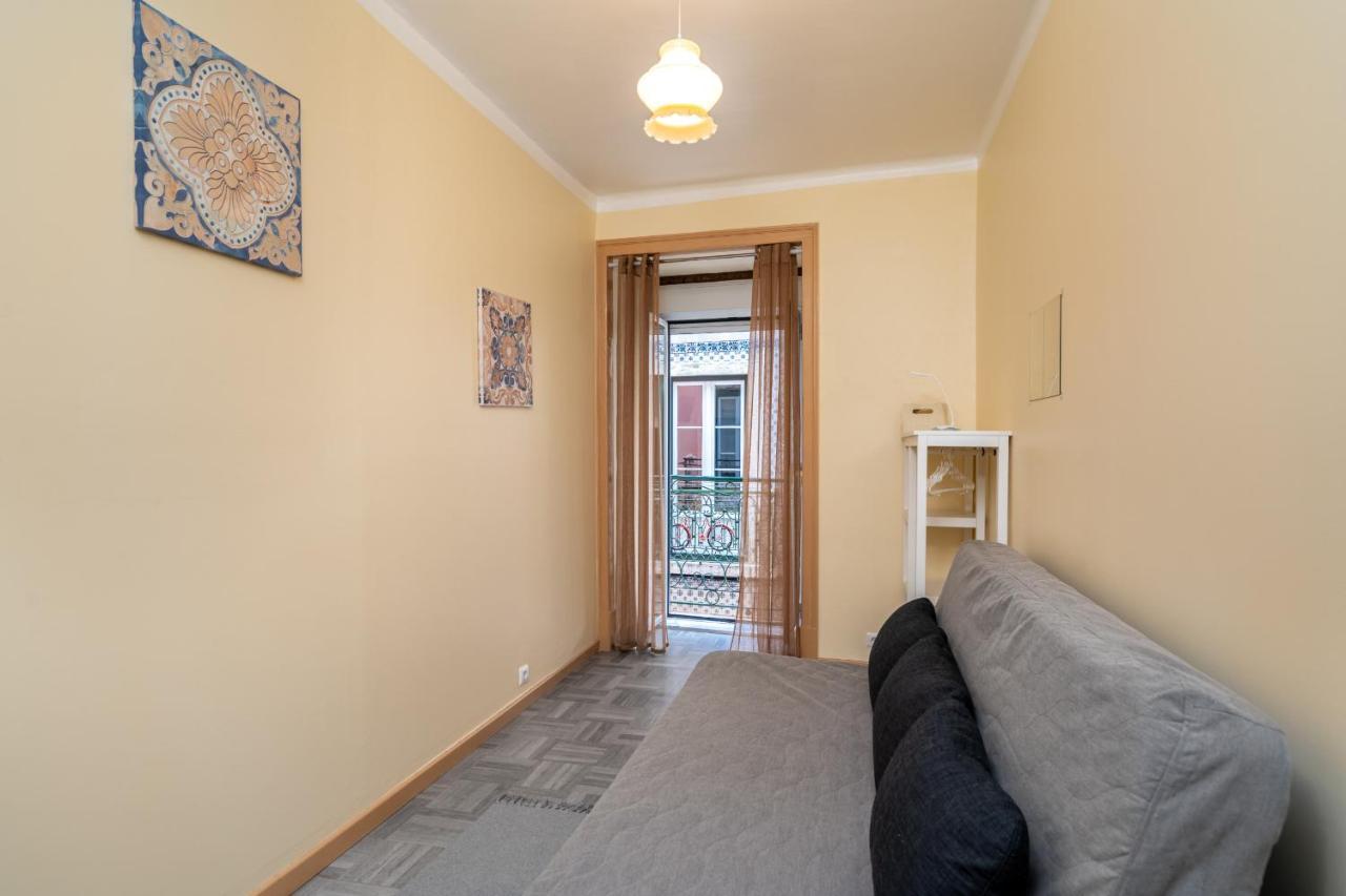 Cozy One Bedroom In Historic Location - Carmo Apartamento Lisboa