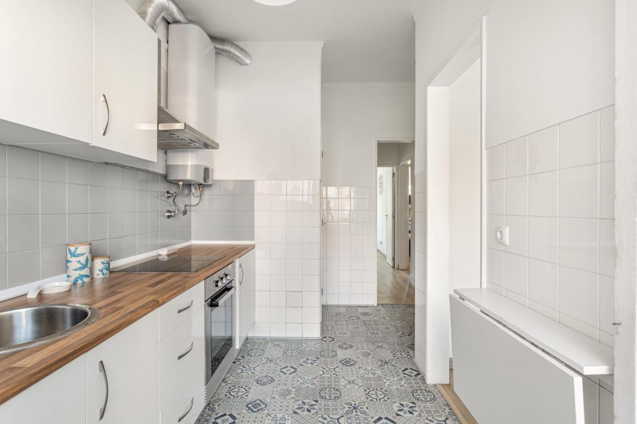 Joivy Striking Flat In Benfica Appartement