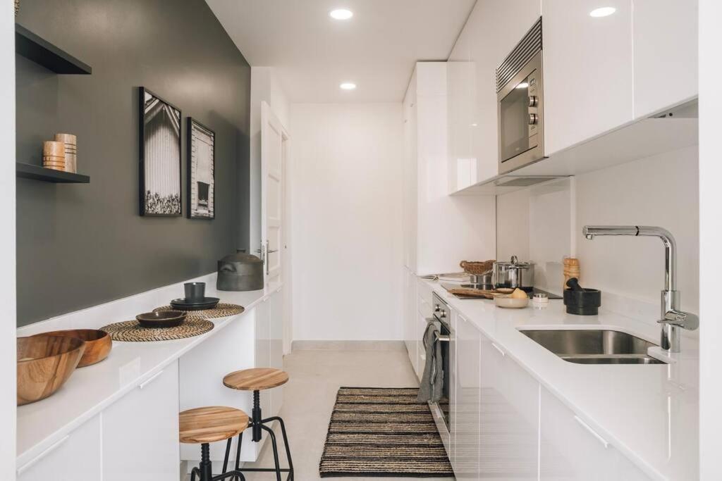 Soum - 2 Bedrooms In Alvalade Appartement *