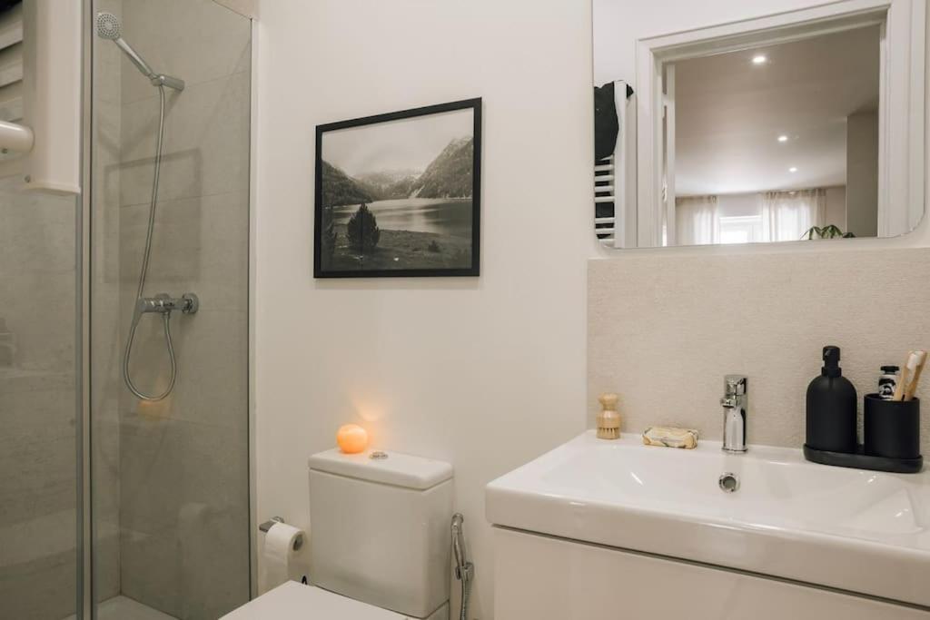 Soum - 2 Bedrooms In Alvalade Appartement *