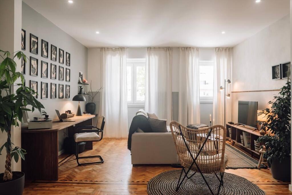 Soum - 2 Bedrooms In Alvalade Appartement Lisboa