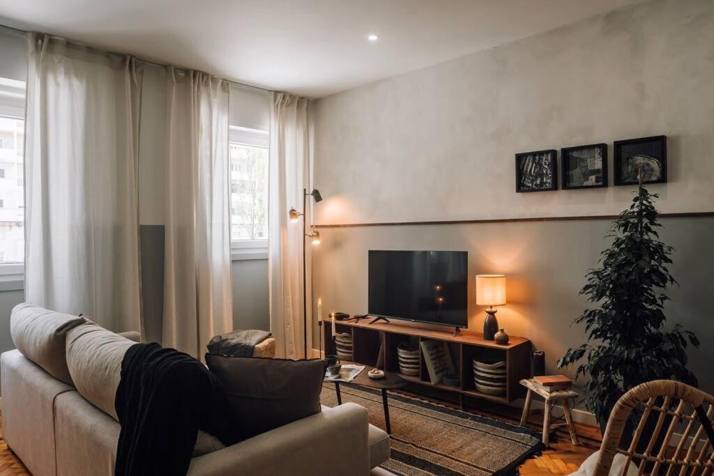 Appartement Soum - 2 Bedrooms In Alvalade *