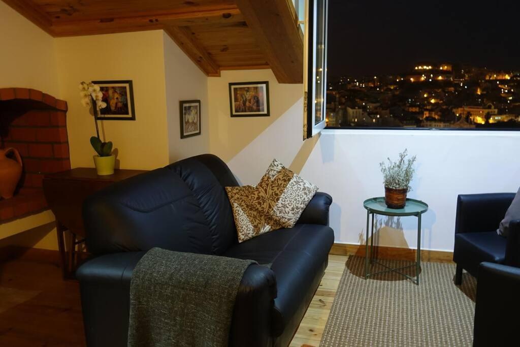 Appartement Charm And Fantastic View In A Fully Equipped In Center Lissabon