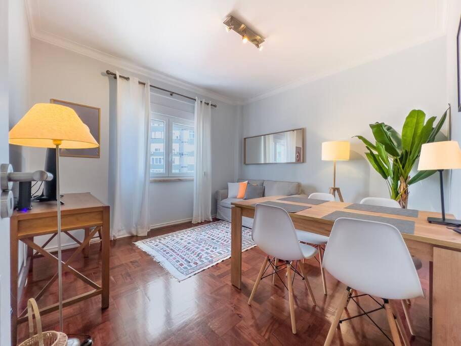 Apartment Olaias 2bed Near Metro Lissabon