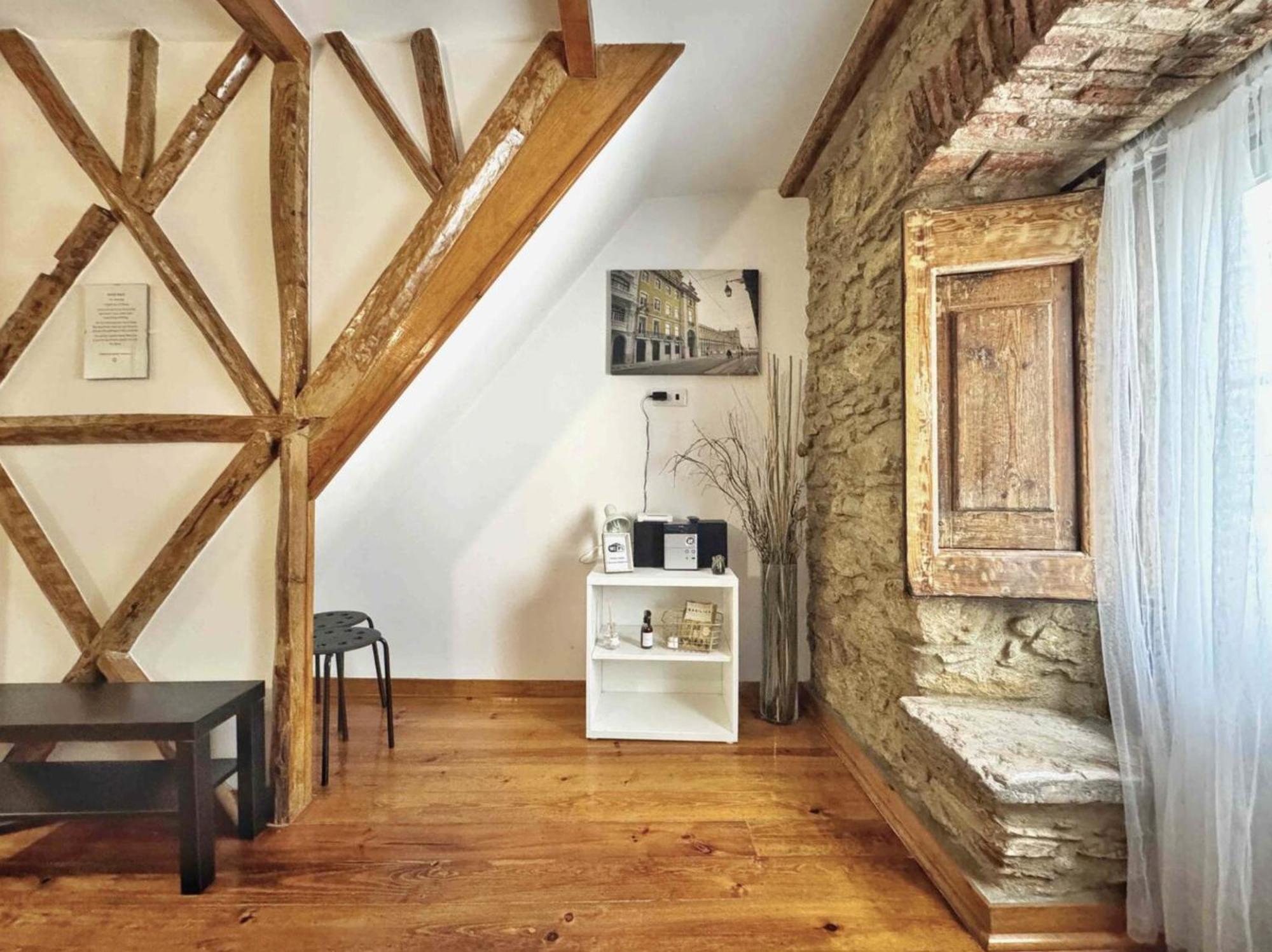 Sublime Apt Medieval Alfama Apartment