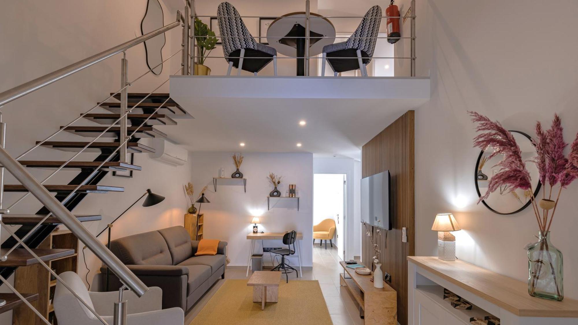 Amazing 3bdr Duplex In By Lovelystay * Lisboa