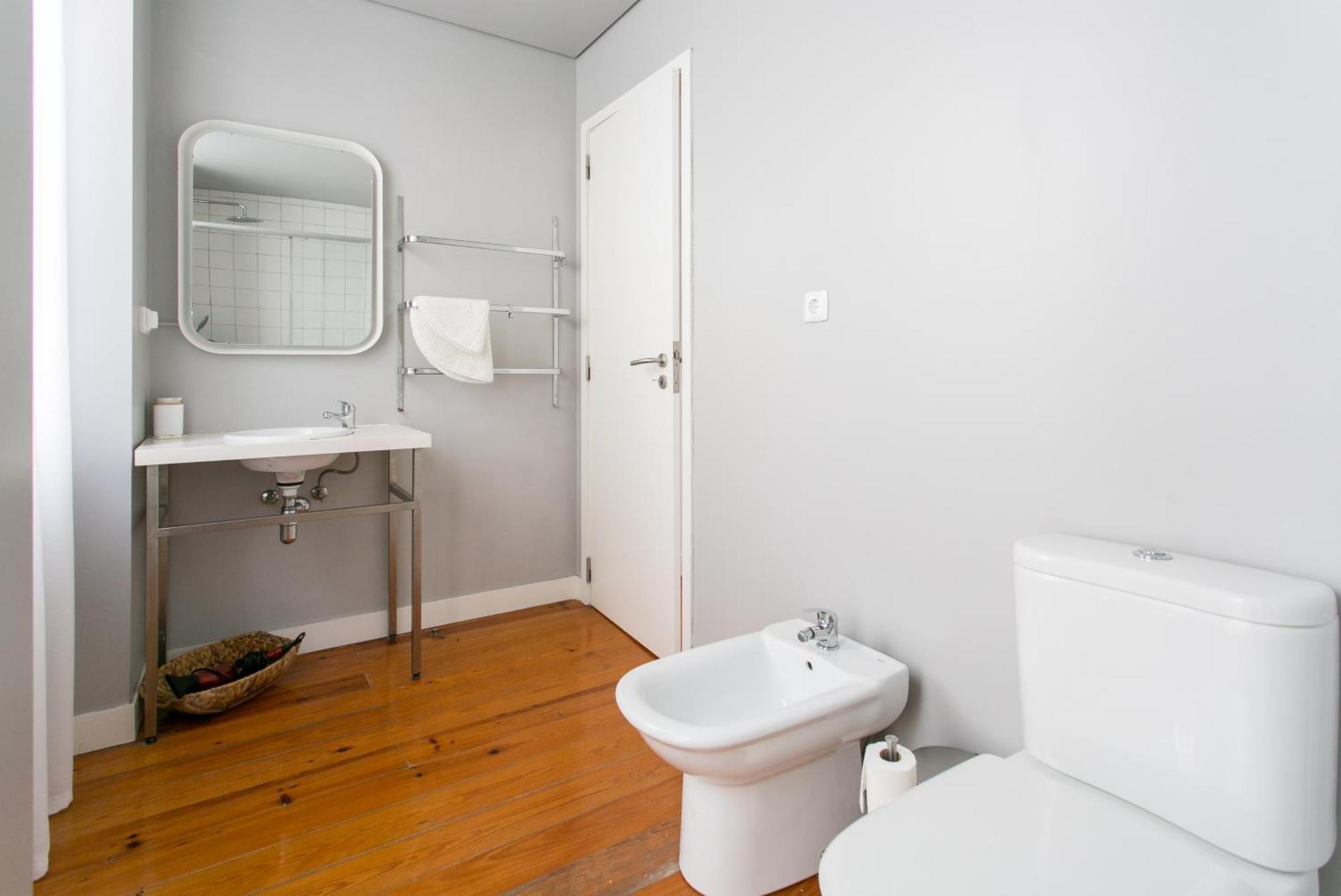 Apartment Beautiful House With Patio In Heart! Lissabon