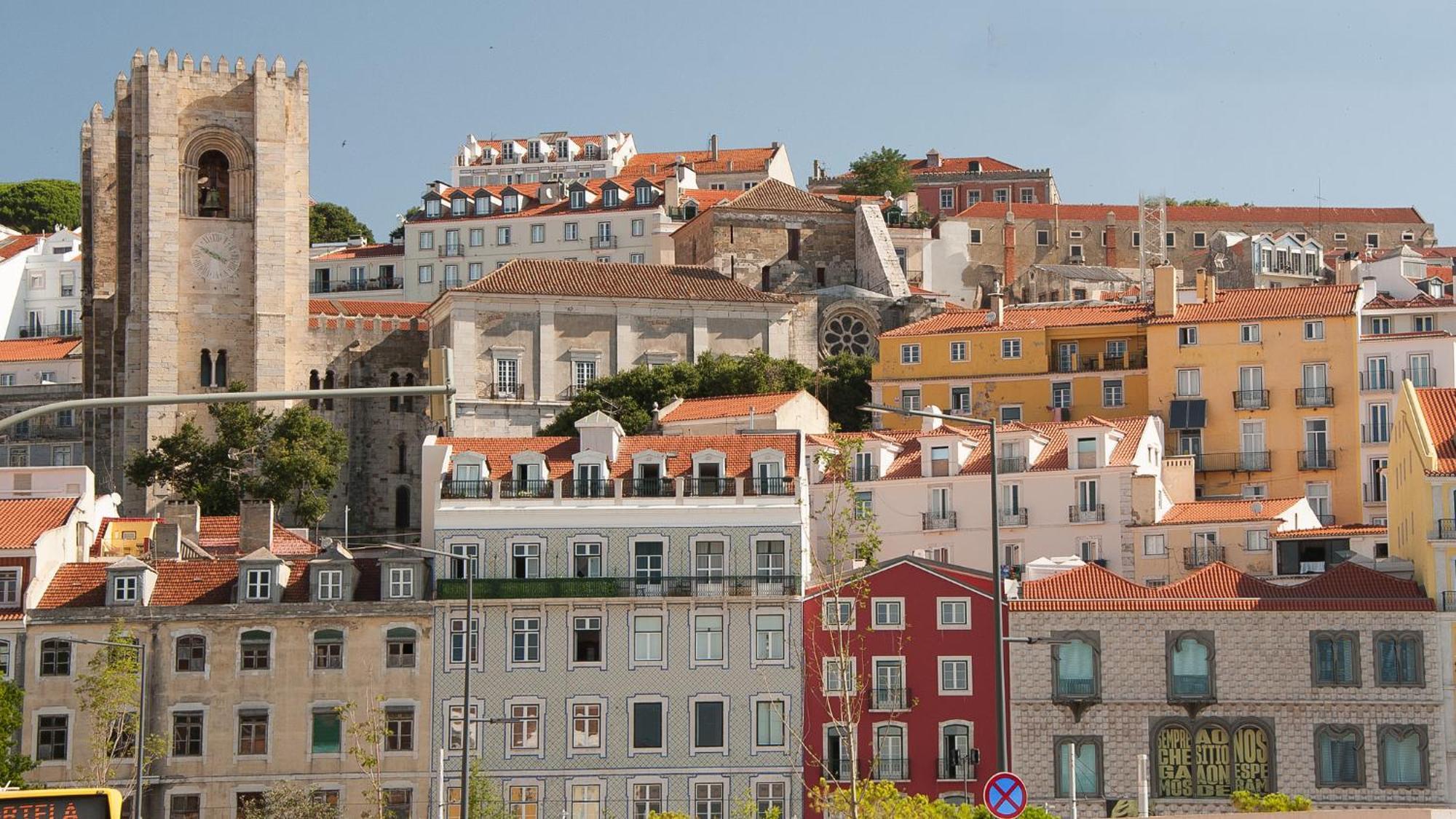 Alfama Historical 3 Bedroom Duplex