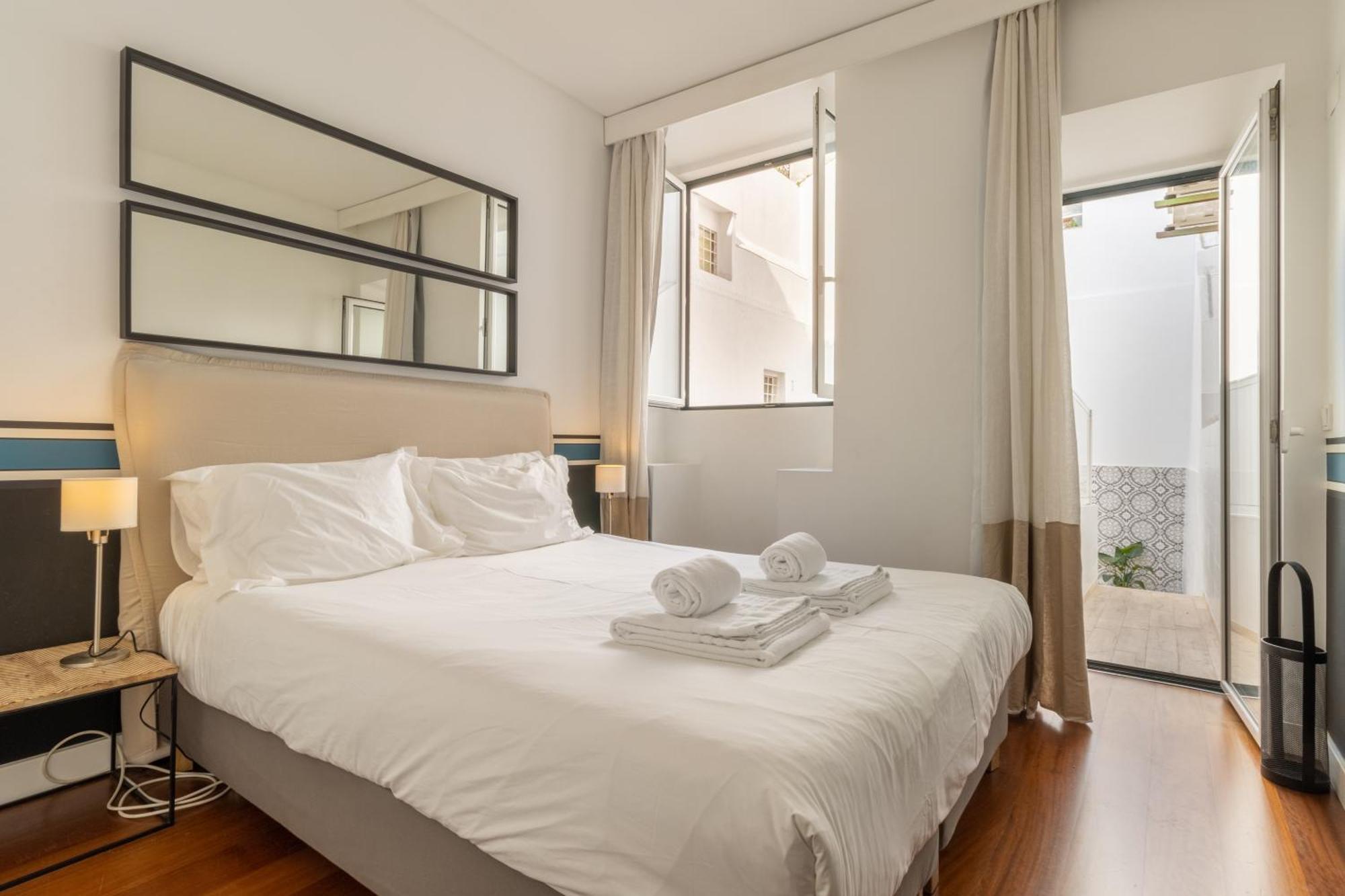Modern 3br, Terrace, Ac/heating & Self Check-in Apartment