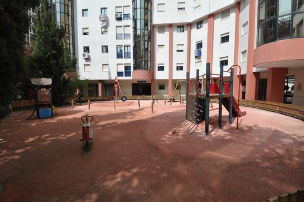 Appartement Pool Metro Garage *