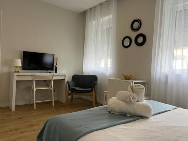 Charming In Campolide - 2f Apartment *
