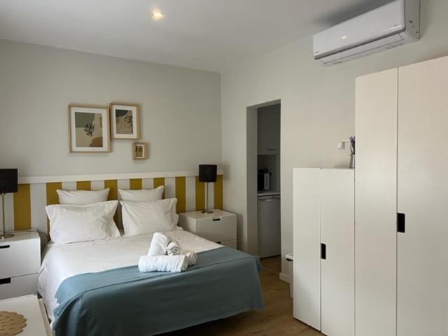 Charming In Campolide - 2f Apartment *