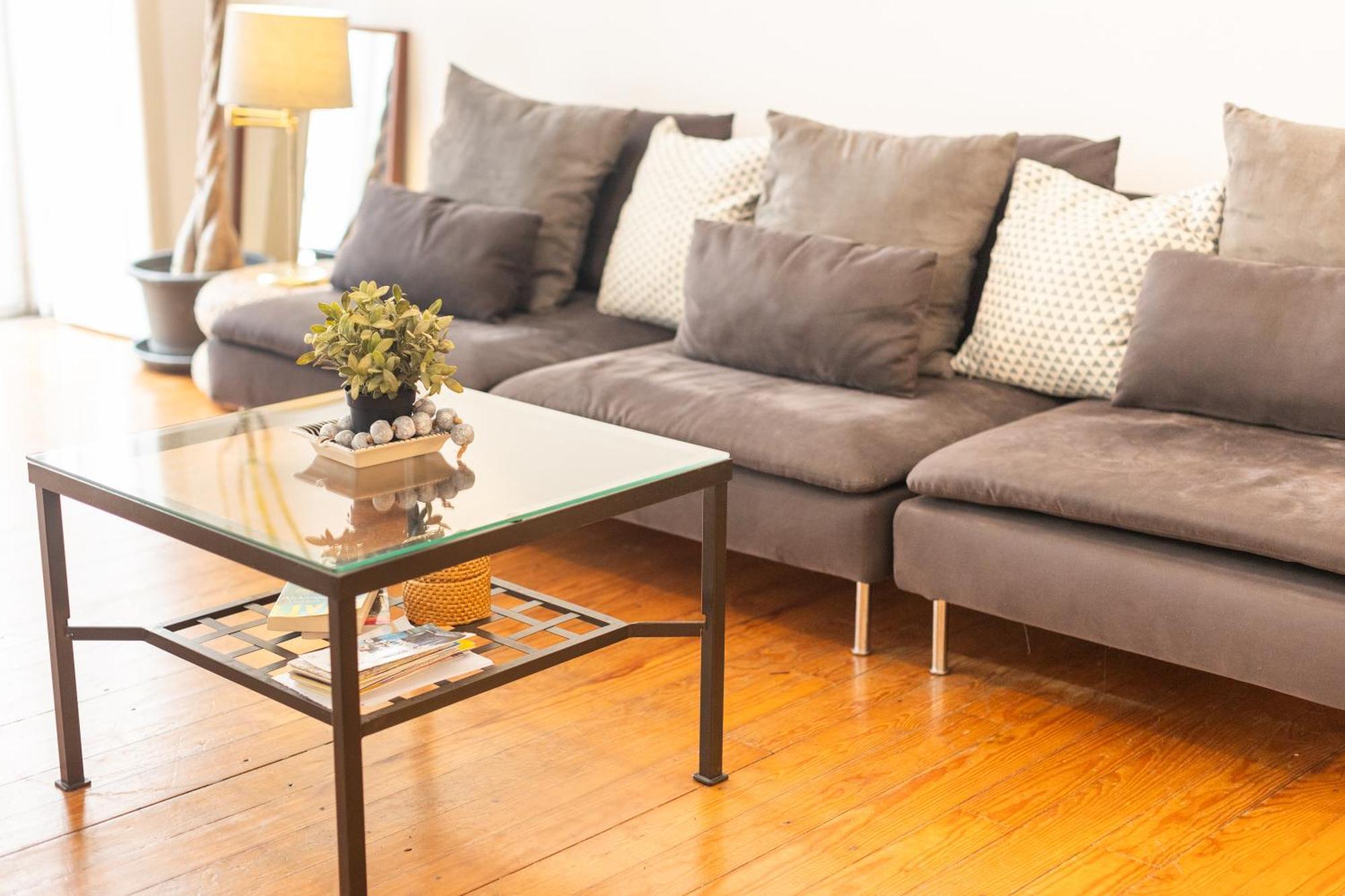 Appartement Spacious 2 Bedroom With Large Living *