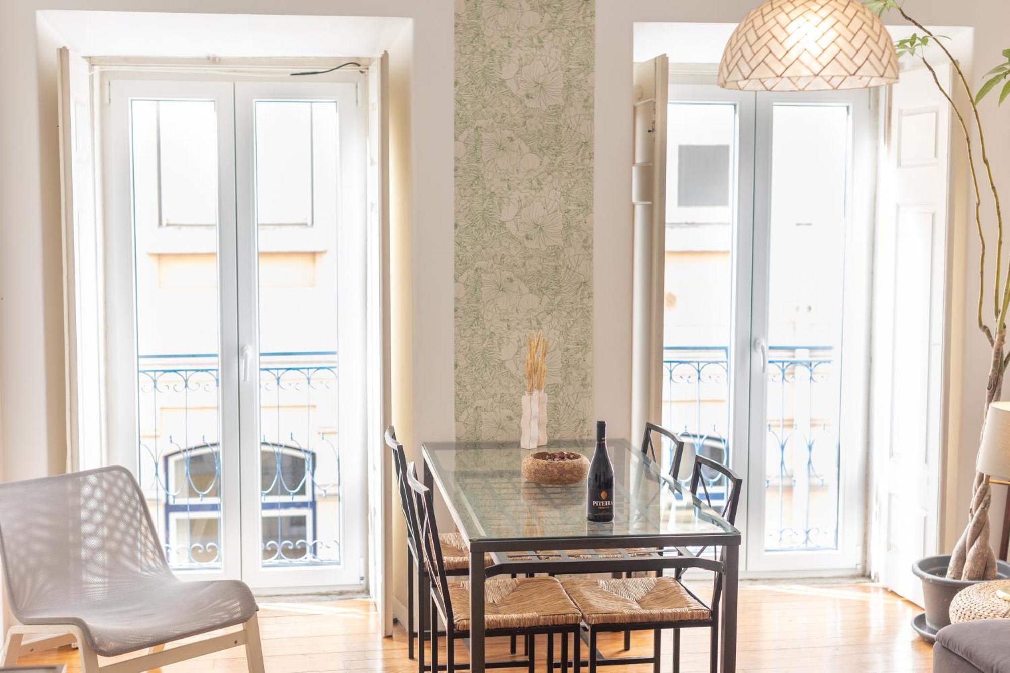 Spacious 2 Bedroom With Large Living