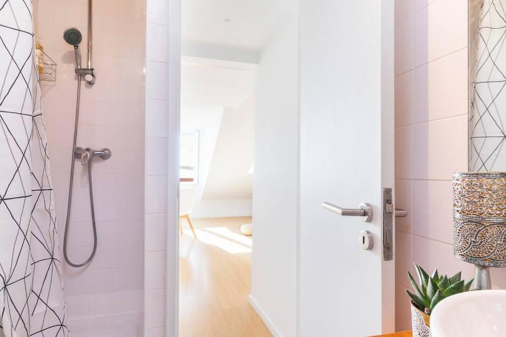 Romantic Rooftop Apart W/ River View Ac Heating *