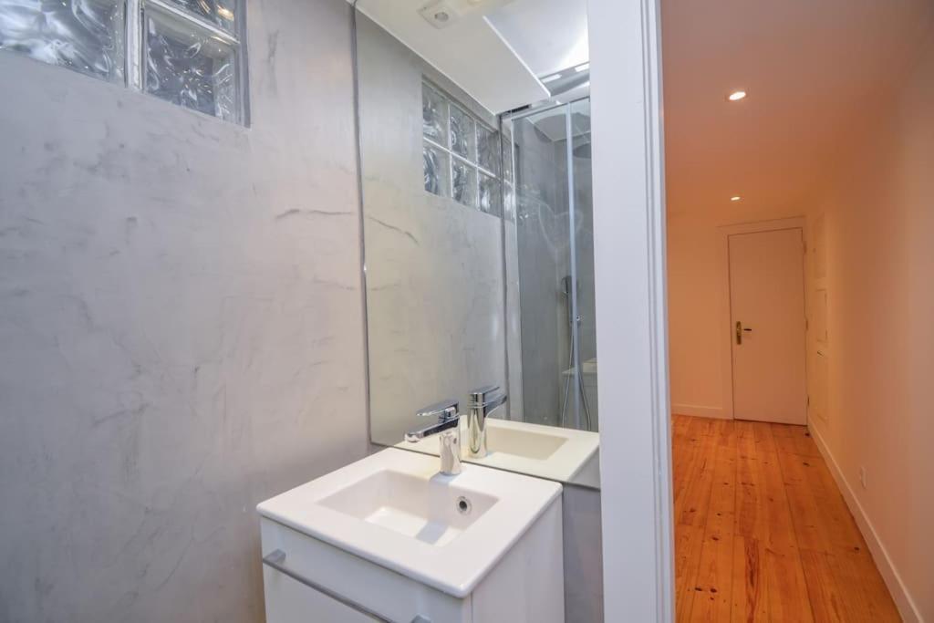 Apartment Oleiro 7 *