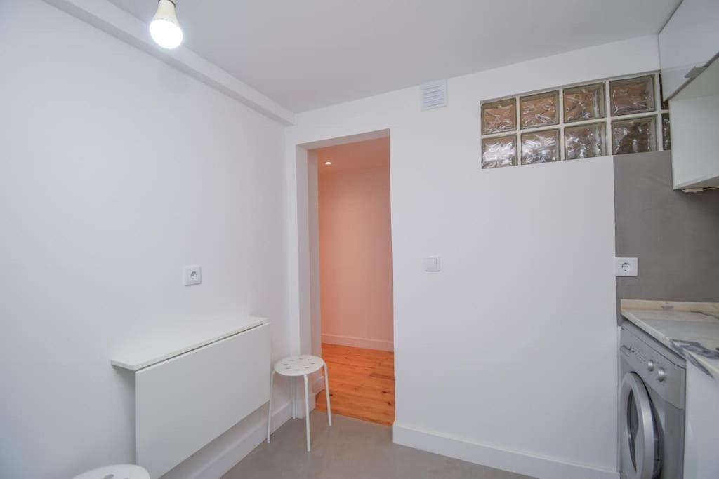 Oleiro 7 * Lisbon