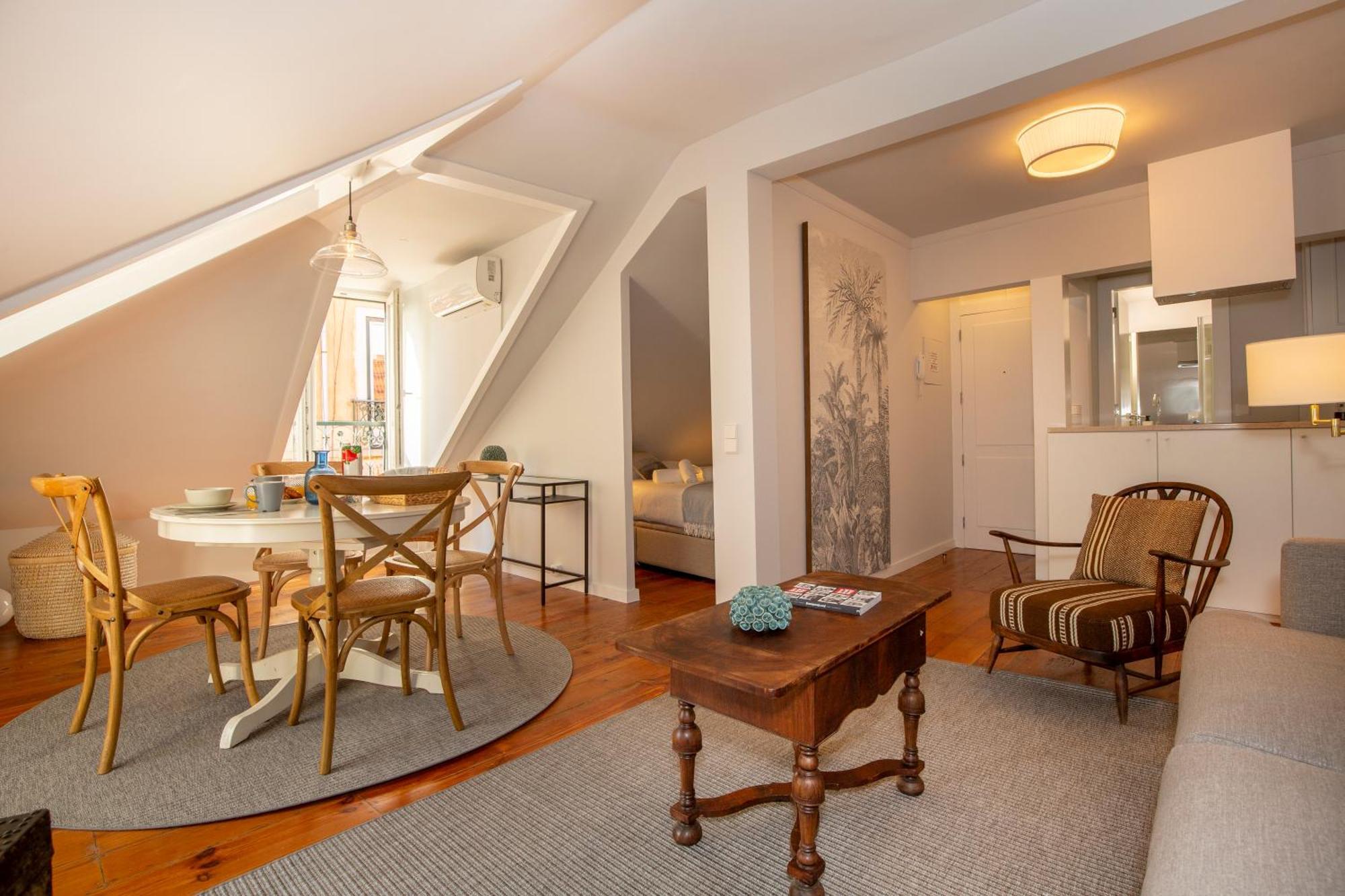 Live Like A Local @ Casa Da Esquina - Wifi & A/c Apartment