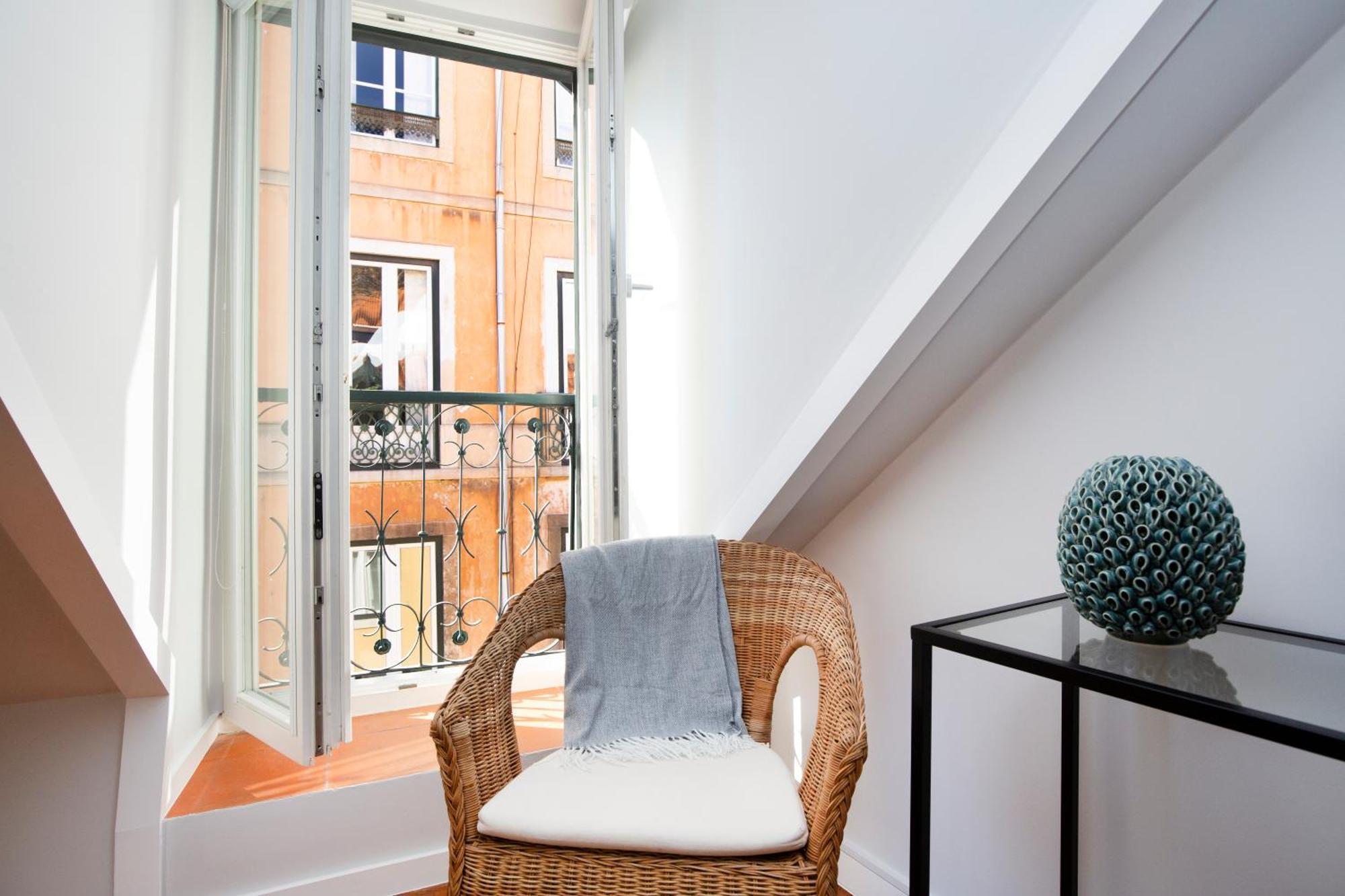 Live Like A Local @ Casa Da Esquina - Wifi & A/c Lisbon