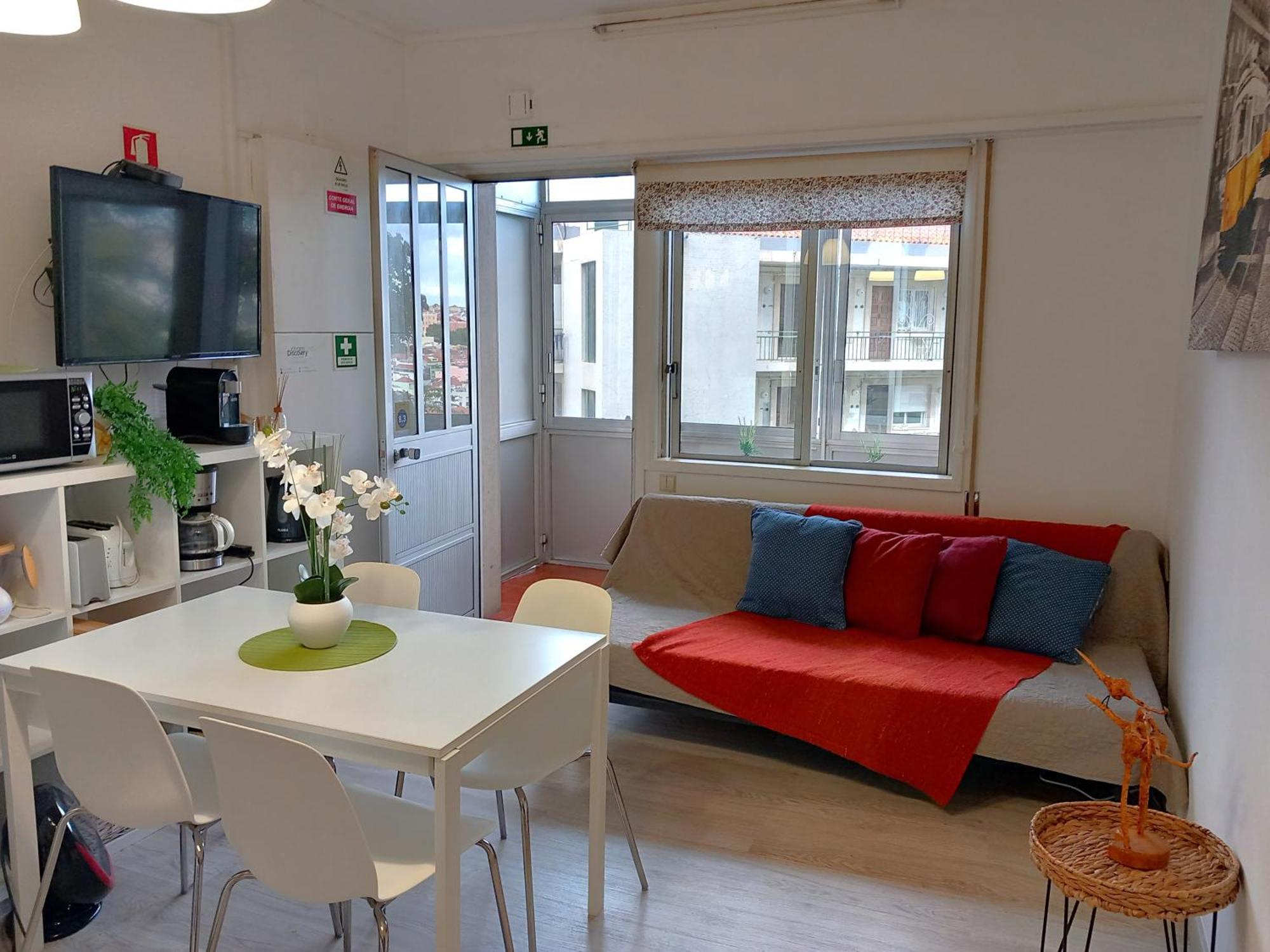 Charm Discovery Principe 7 * Lisbon