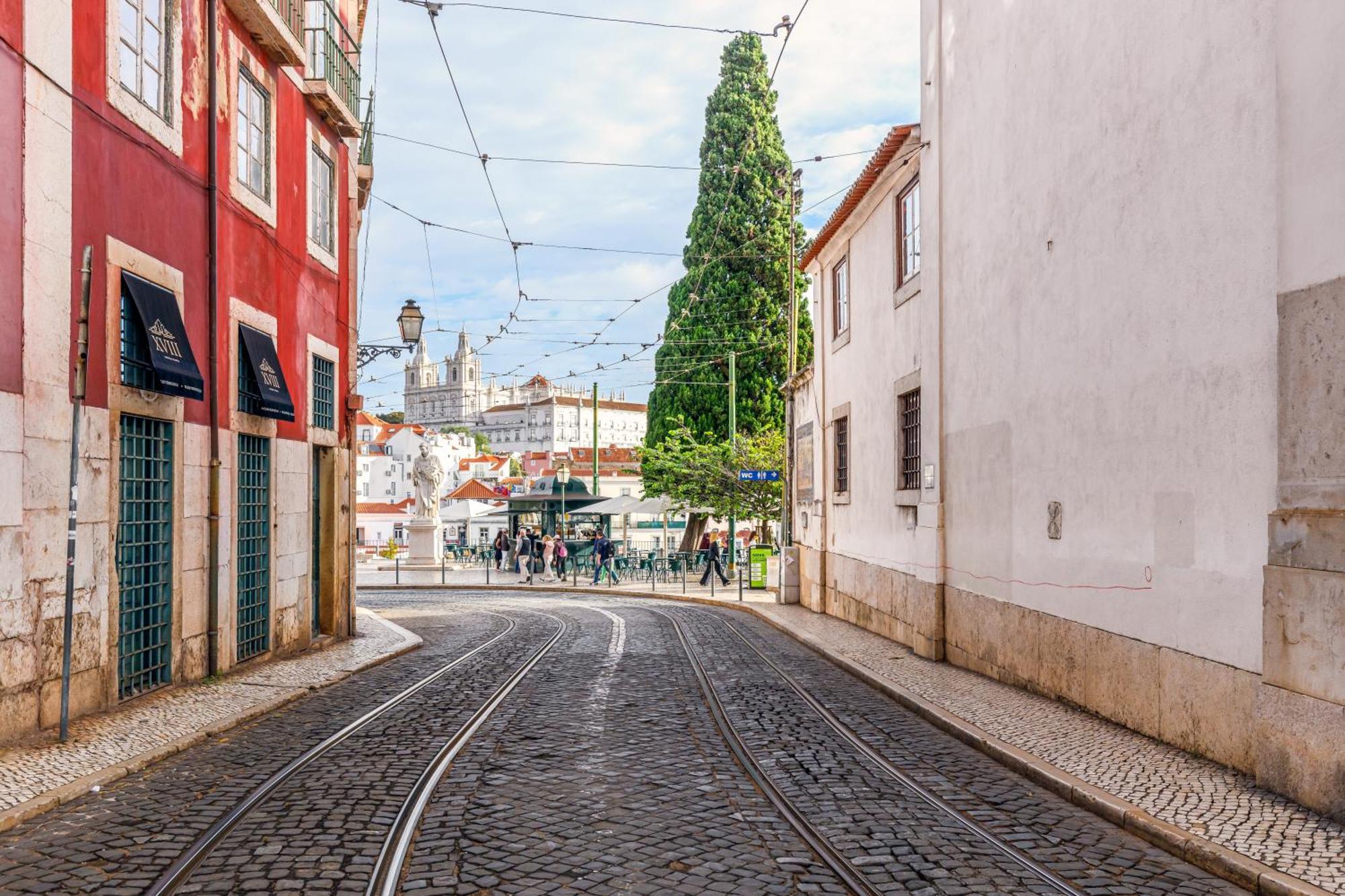 Sublime Apt Medieval Alfama Apartment