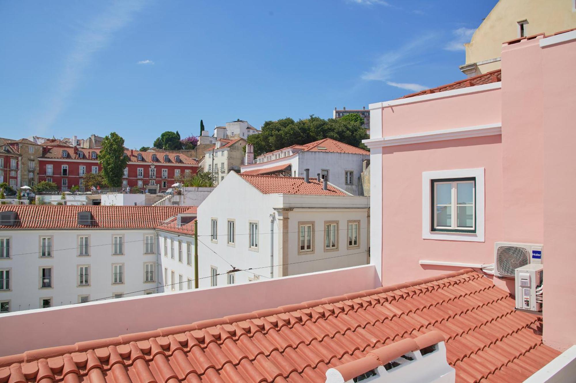 Alfama Village *