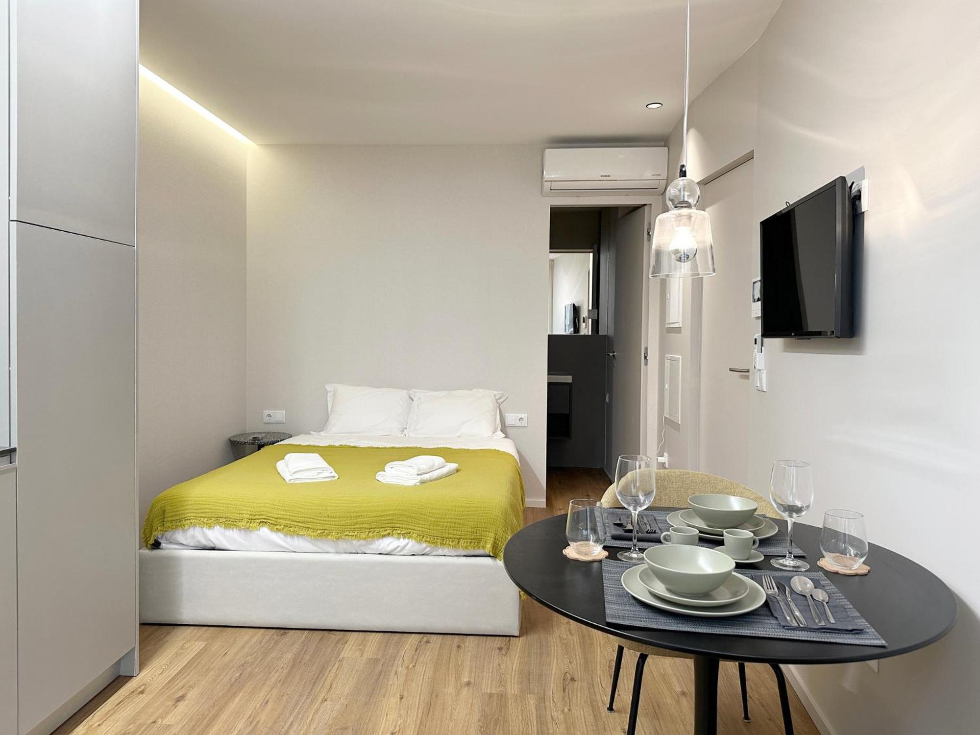 Apartamento Center History 106 Letters