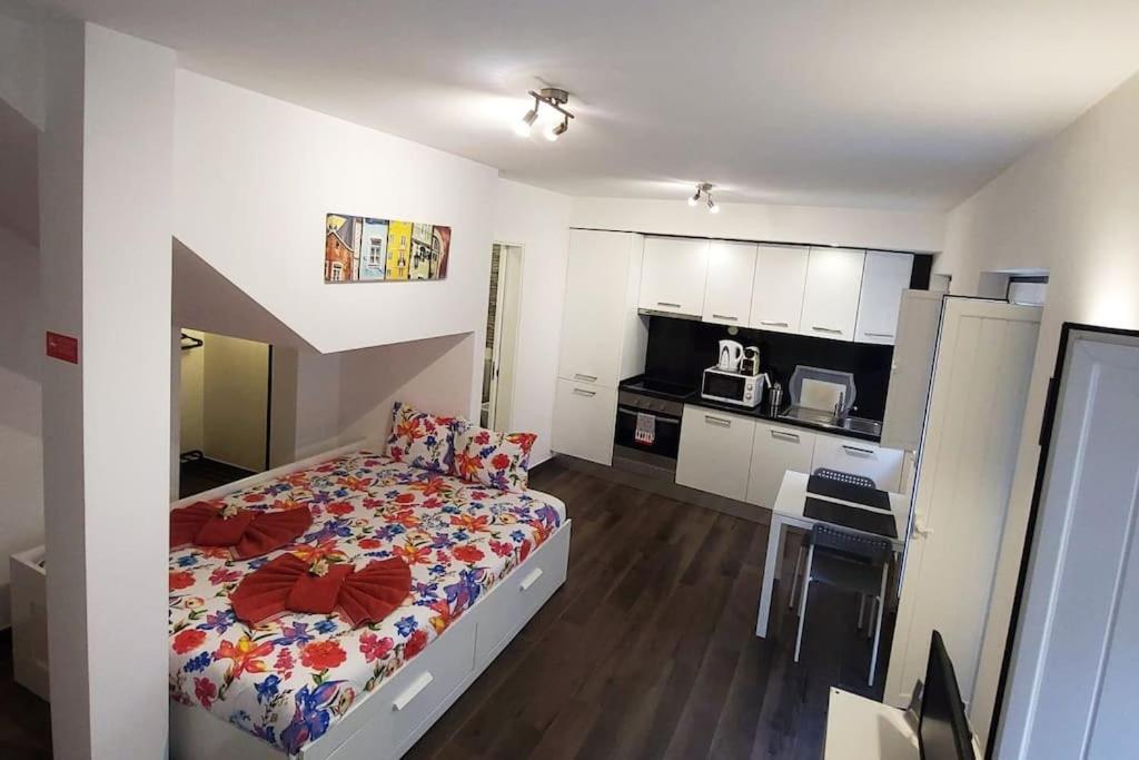 Of The Panteao, 1st Floor Appartement