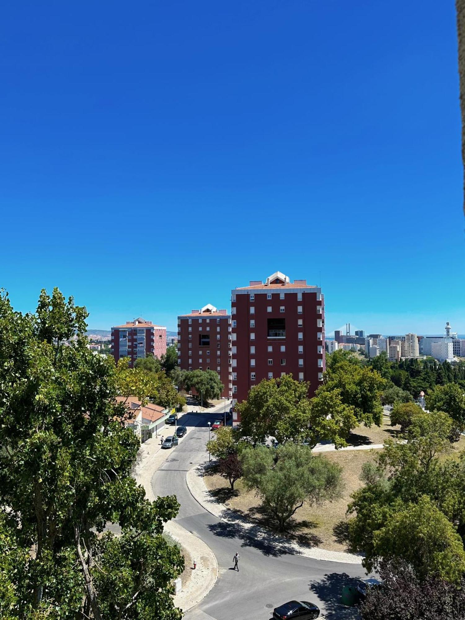 Cozy Near Metro & Airport * Lisbon