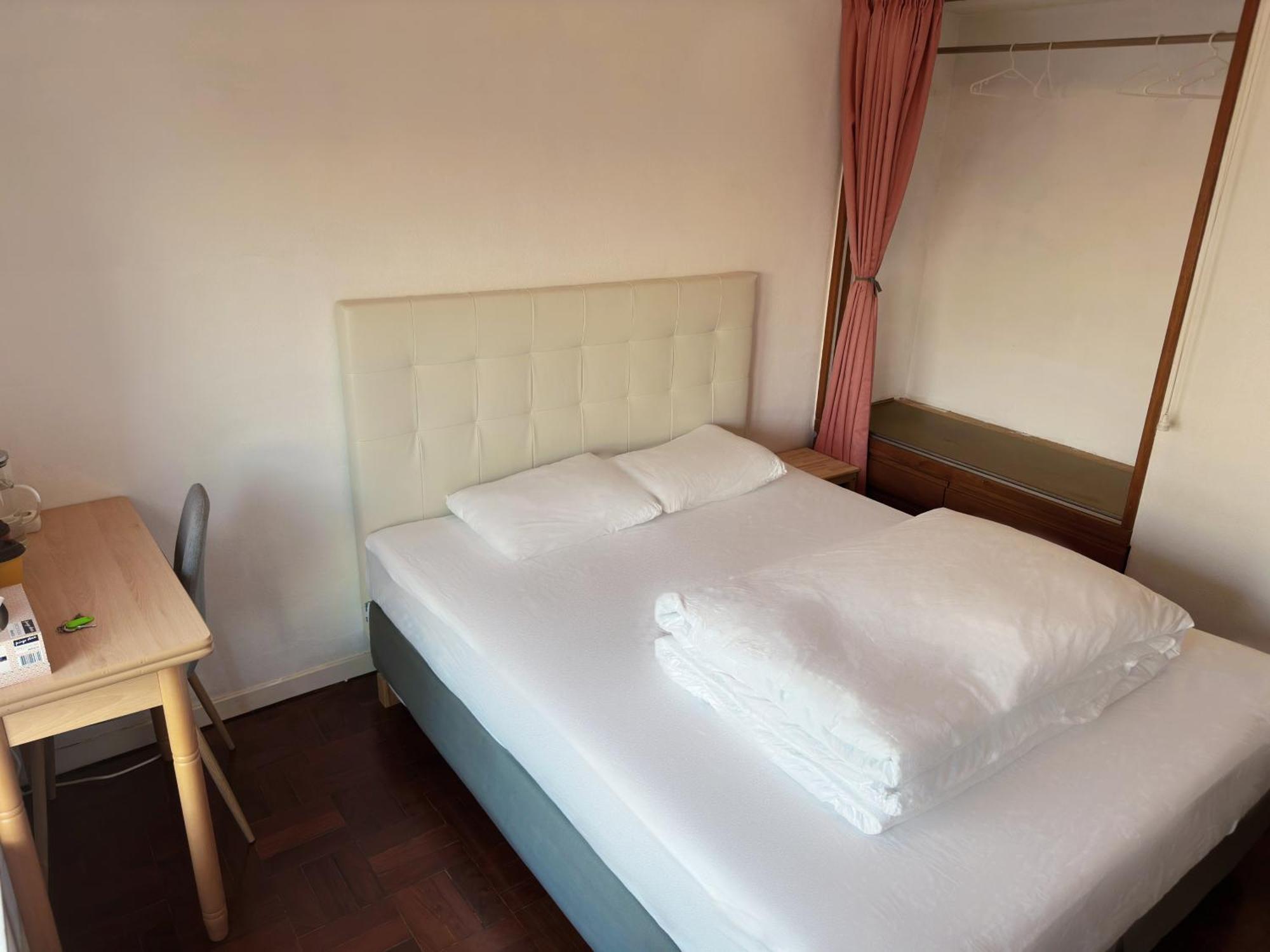 Homestay Cozy Near Metro & Airport Lisbon