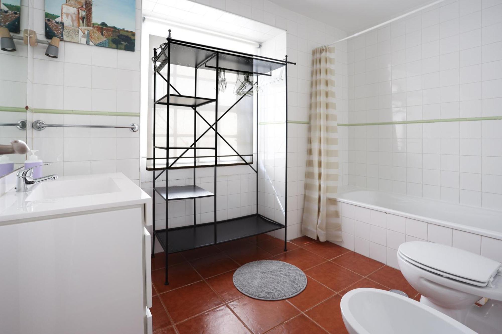 Center In Lively Bairro Alto! Appartement Lissabon
