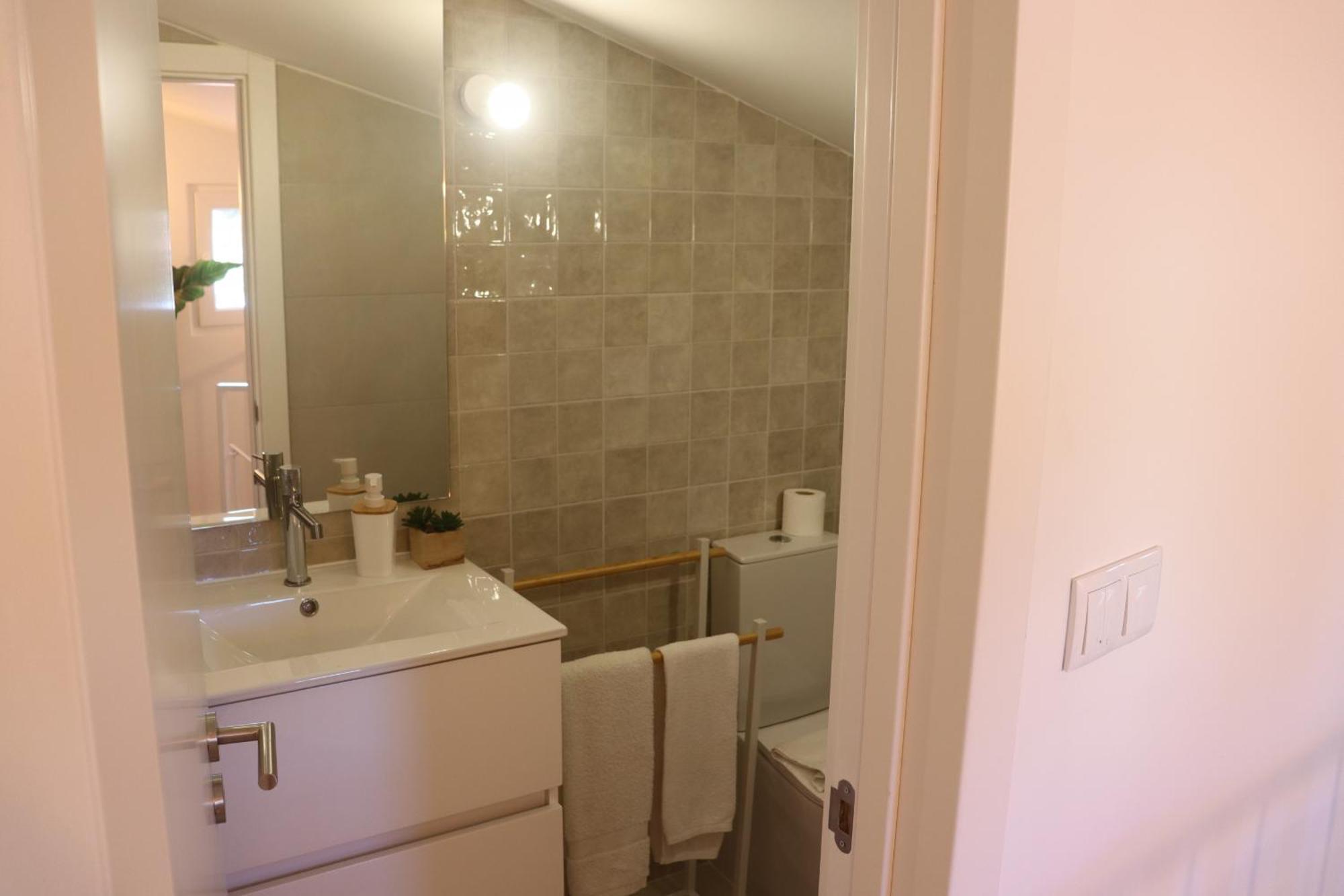 Lisbon, T2 Renewed Duplex With River View, Beato, *