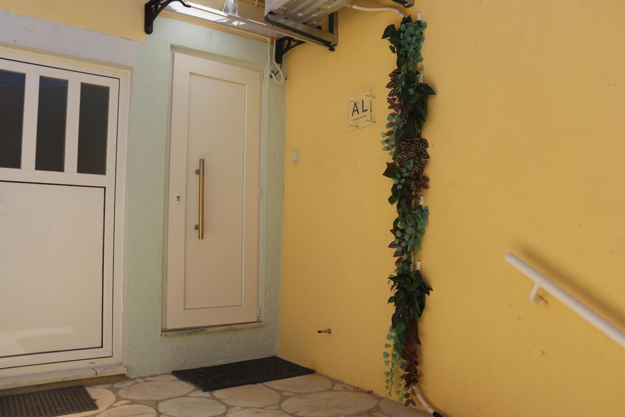 Lisbon, T2 Renewed Duplex With River View, Beato,