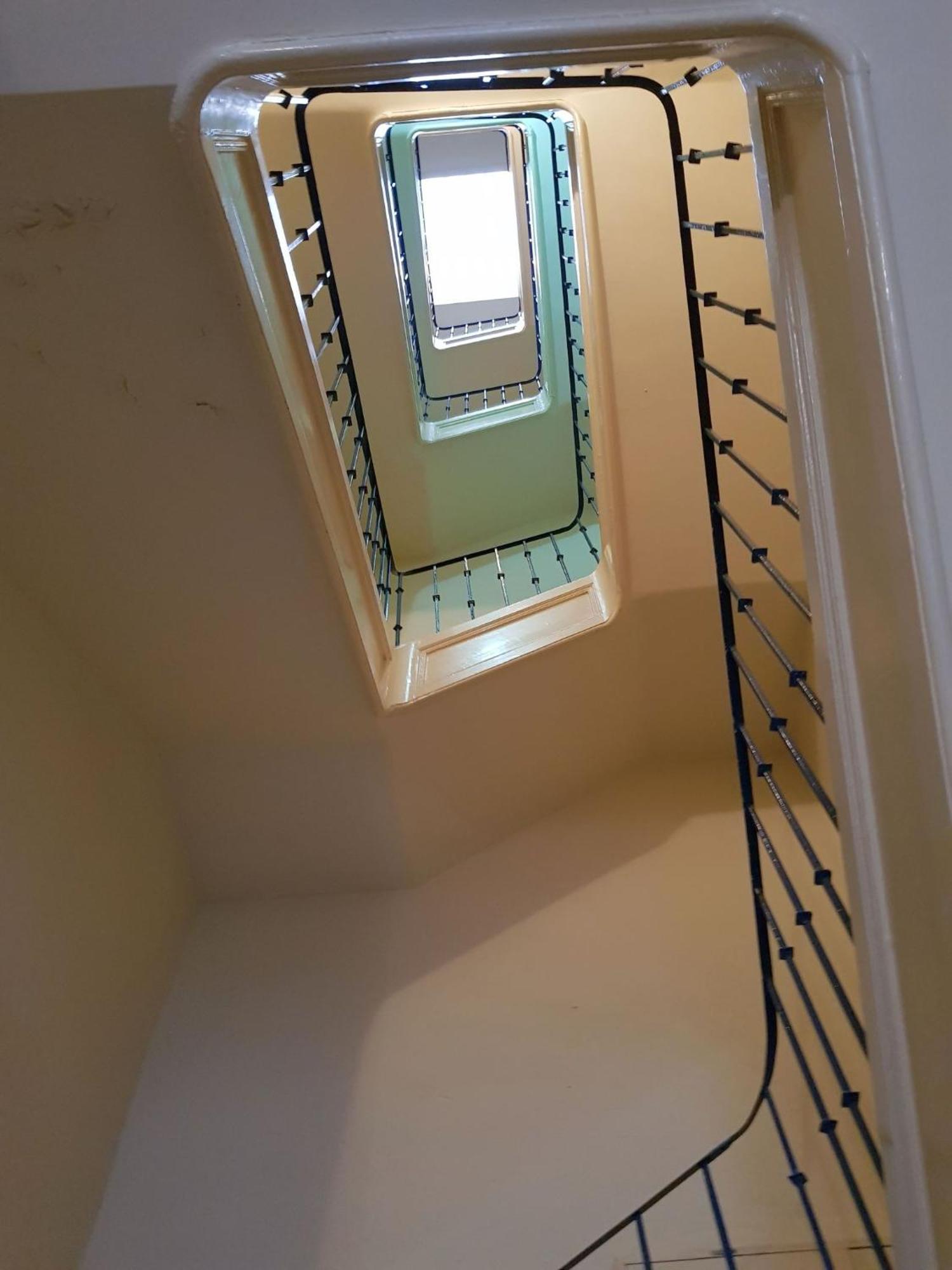 Charming Flat With 2 Bedrooms On Lisbon's 7th Hill *