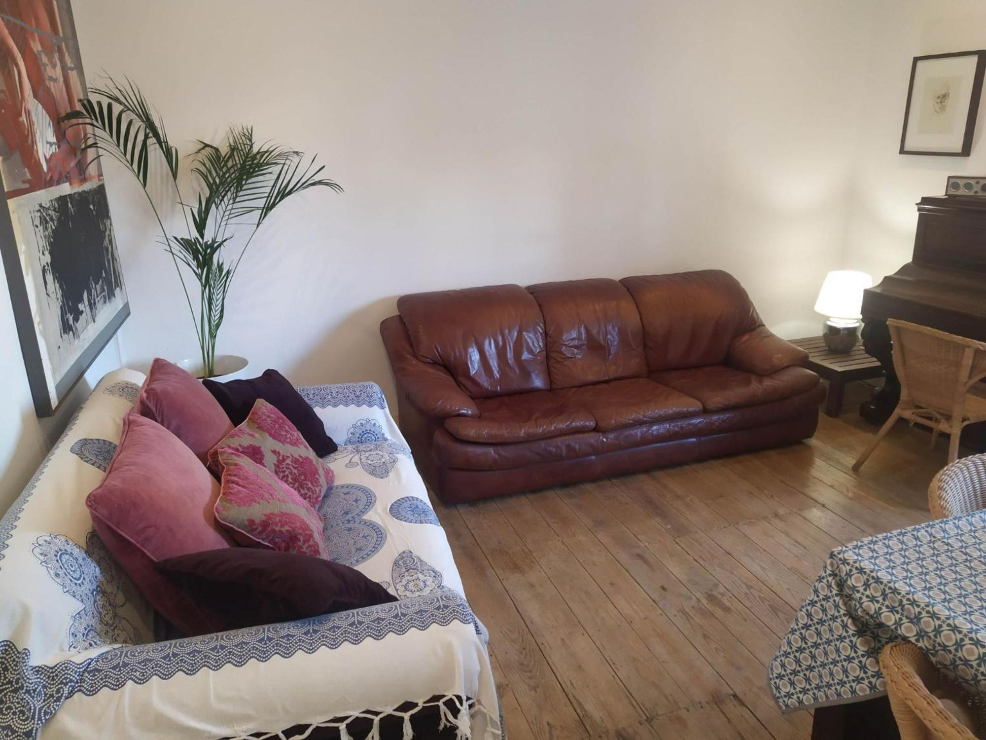 Charming Flat With 2 Bedrooms On Lisbon's 7th Hill *