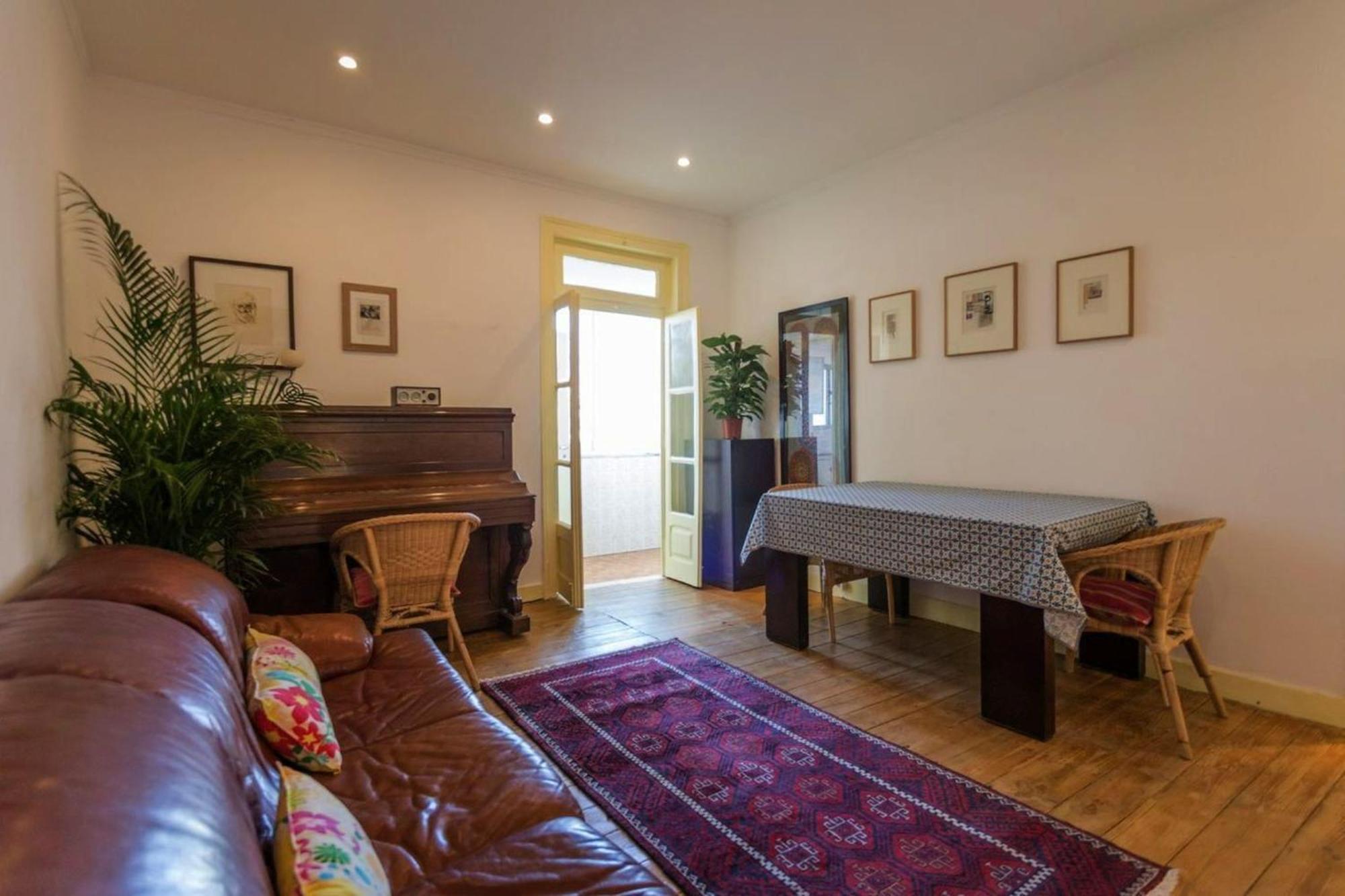 Charming Flat With 2 Bedrooms On Lisbon's 7th Hill