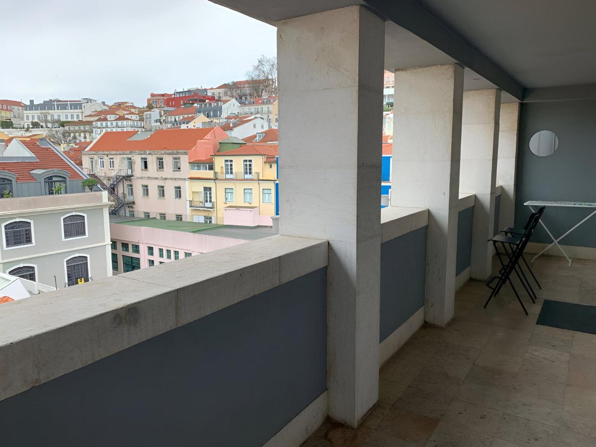 Finestay 8 Building With Balcony And View * Lisbon