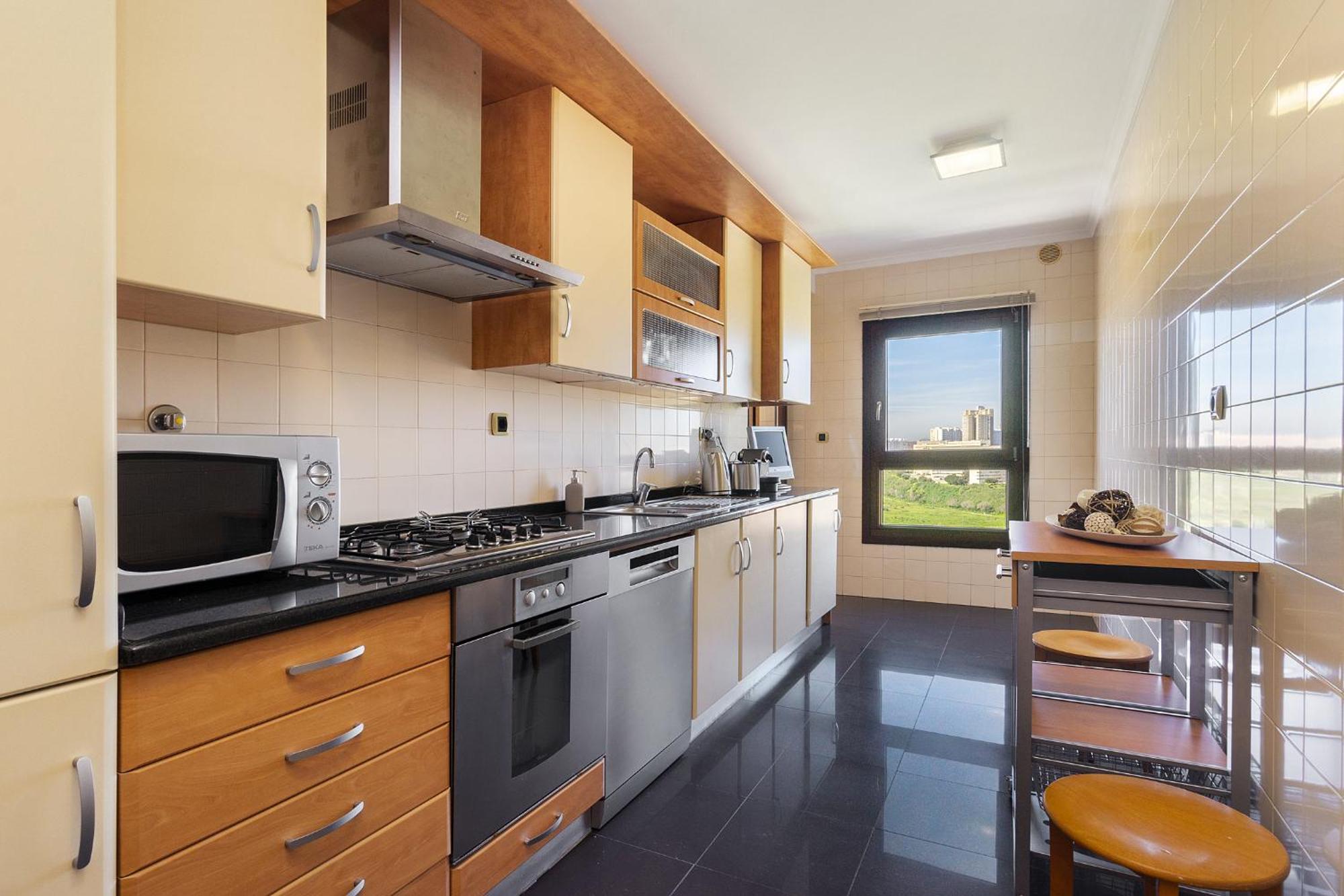 Apartment Spacious 2br With Free Parking In By Soulplaces Lisbon