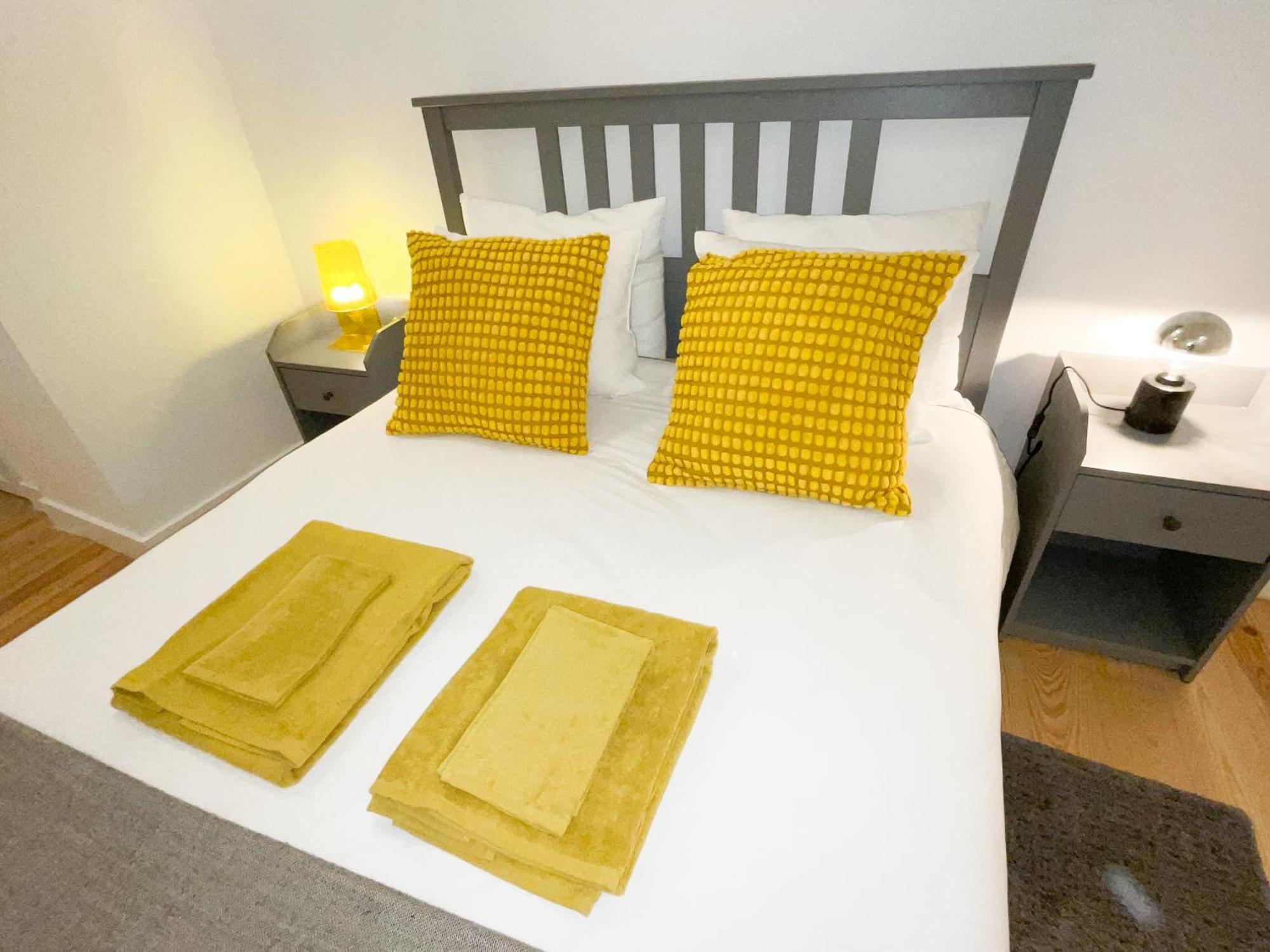 Charming Santos W/ Patio Apartment Lissabon