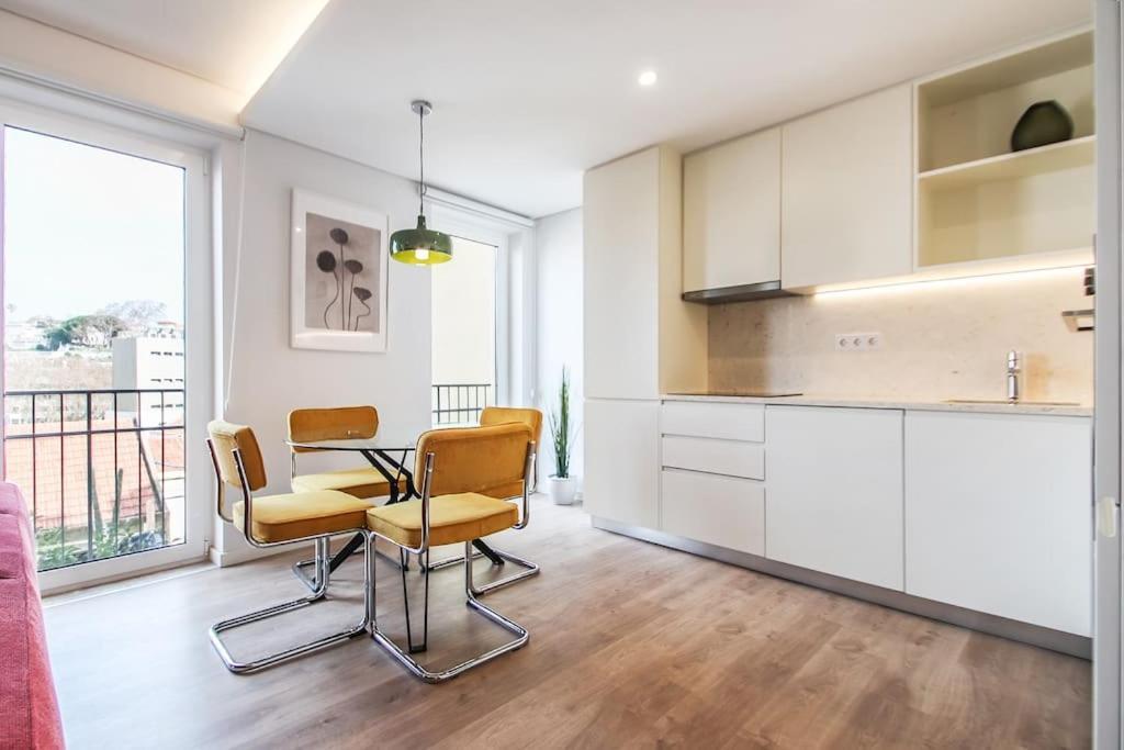 Outstanding Liberdade Spacious 2 Bedroom W Ac Lisbon