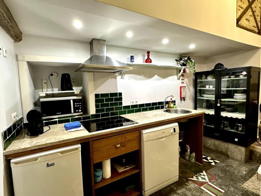Budget 2 Bed In Bica W Air Con - Belle Epoque Lissabon