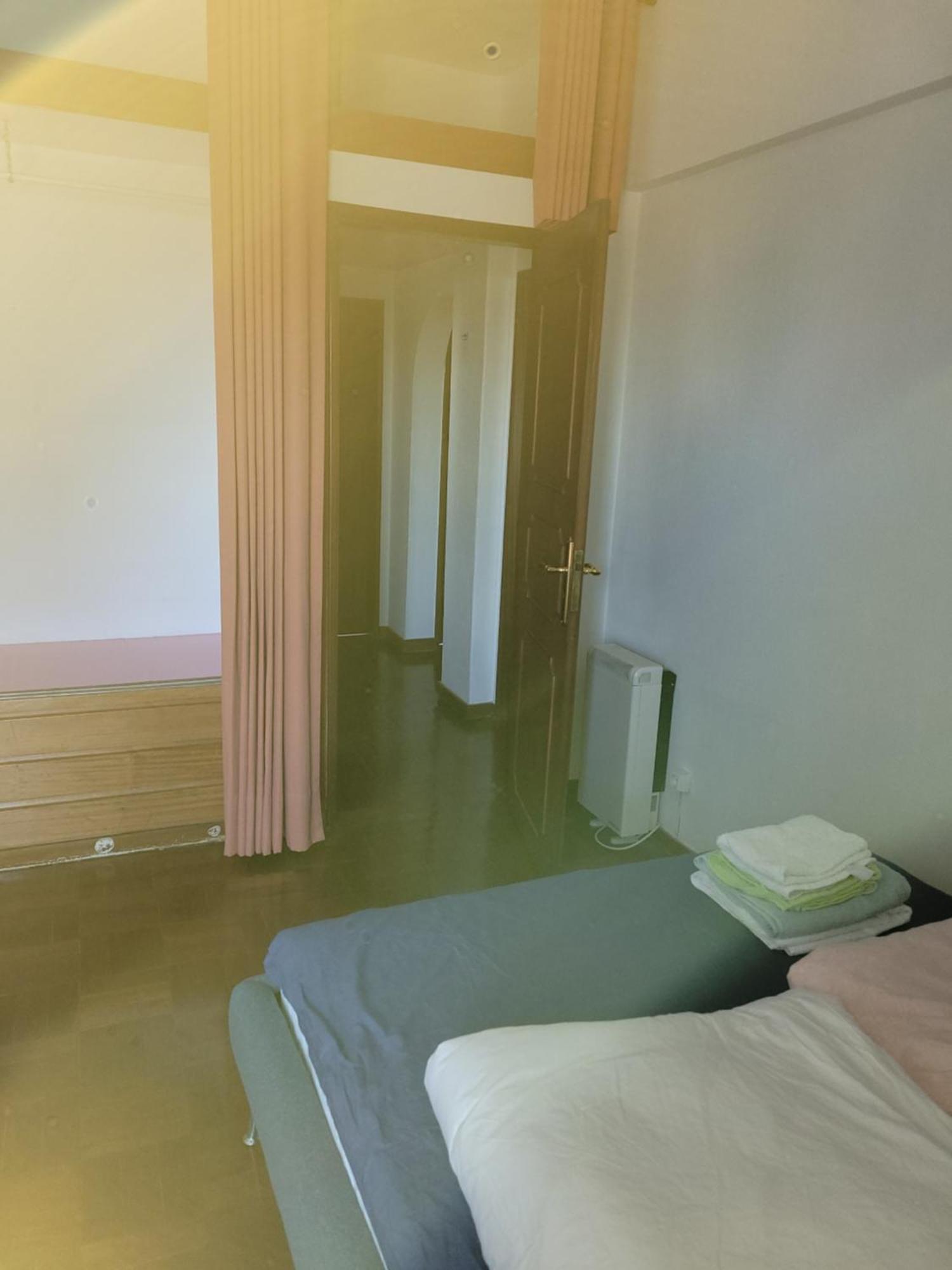 Privatunterkunft Comfy Near Metro